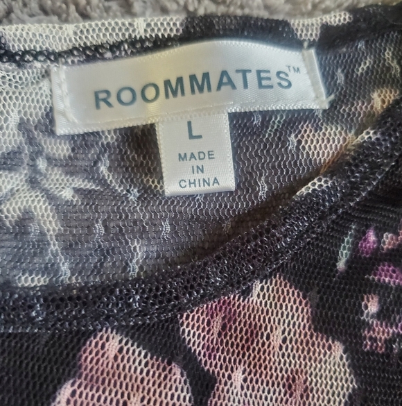 Roommates Sheer Floral Blouse With Bell Sleeves Size L - Picture 8 of 8